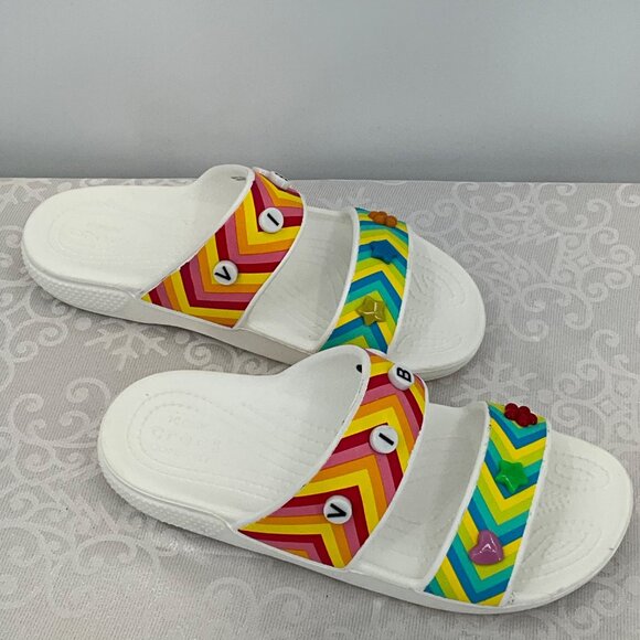 Crocs Womens Slides With Colorful Chevron Design & "Vibe" Details - Picture 5 of 8